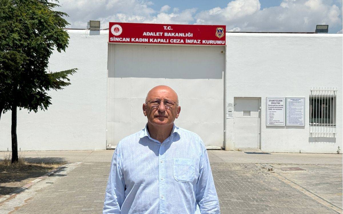CHP’li Çakırözer NATO tutuklularını ziyaret etti: "Bizi 'potansiyel protestocu' diye fişlemişler"