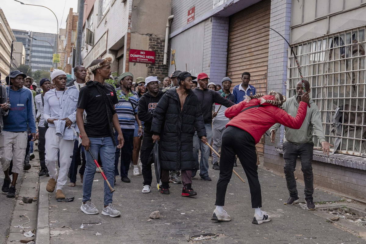 Güney Afrika’da krizin faturası göçmenlere kesiliyor