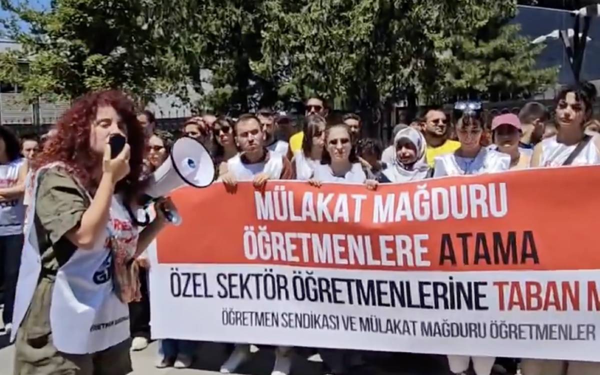 Milli Eğitim Bakanlığı'na yürümek isteyen 44 öğretmen gözaltına alındı