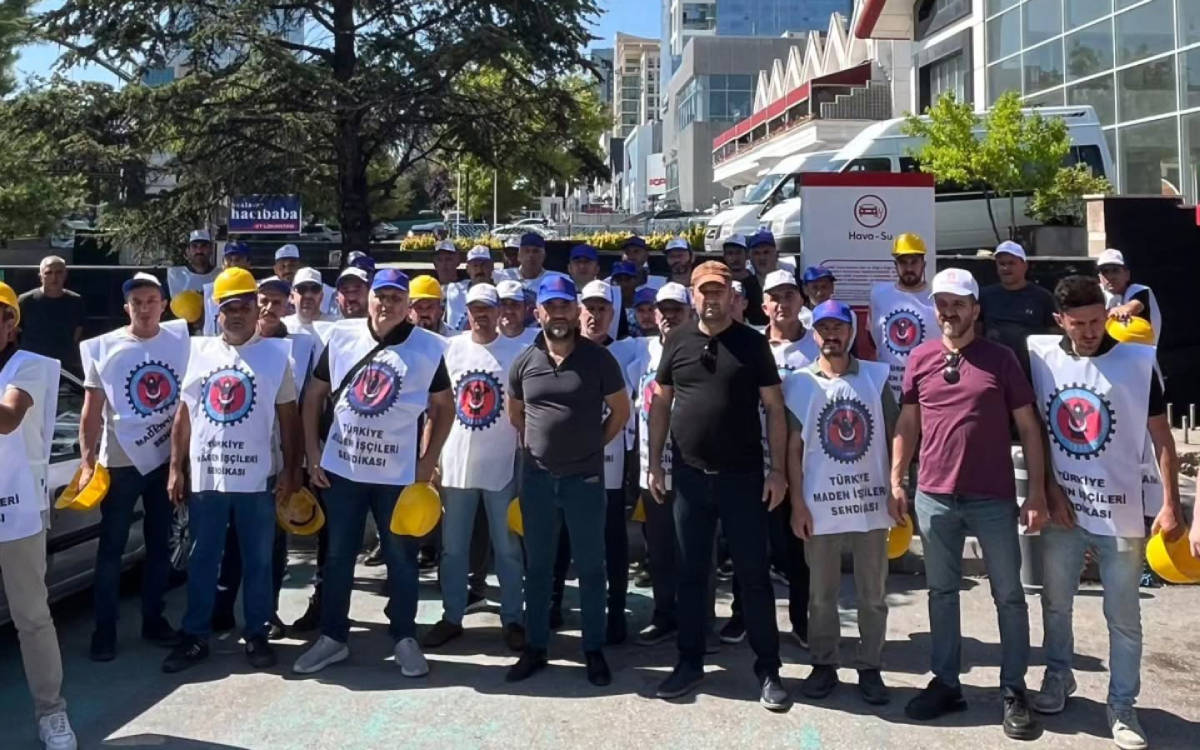 Doruk Madencilik işçileri yeniden Yıldızlar SSS Holding önünde