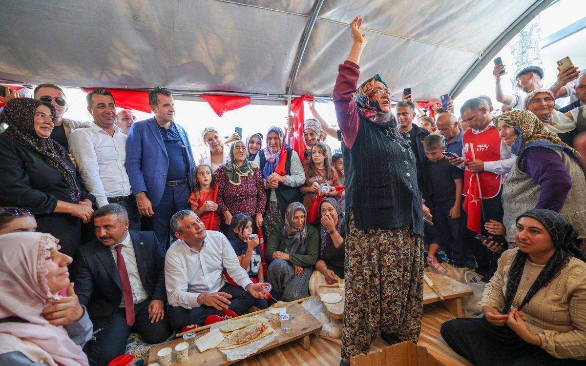 SAMER raporu: Yeni Parti "yenilenme" mi, "bölünme" mi sayılıyor?