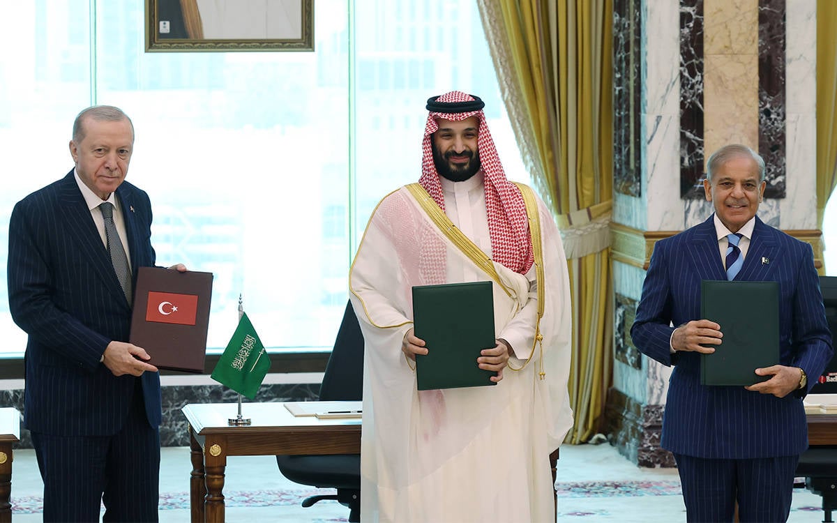 Türkiye, Suudi Arabistan ve Pakistan üçlü savunma anlaşması imzaladı