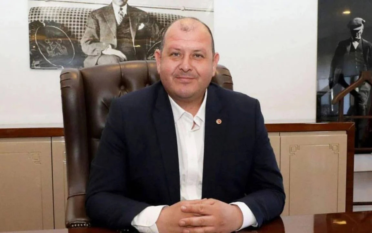 Menderes Belediye Başkanı İlkay Çiçek tutuklandı