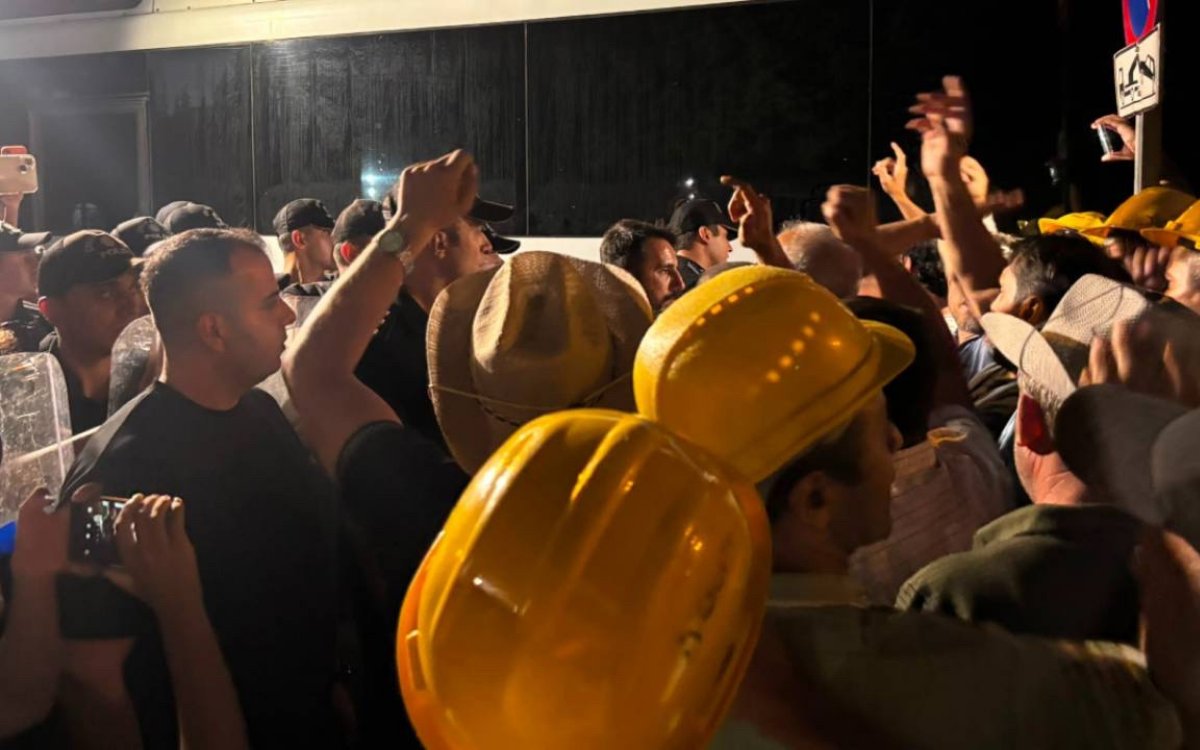Police detain union leaders during miners' protest in Ankara
