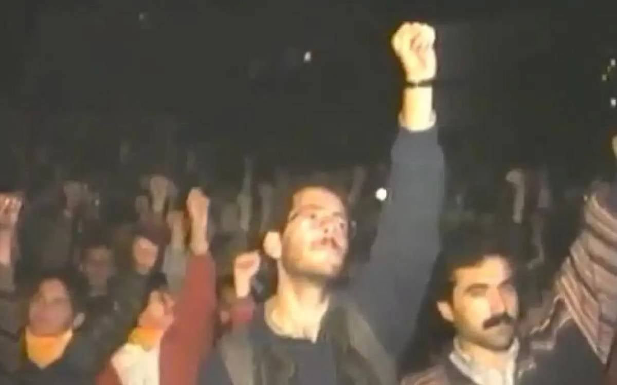 25 yıldır cezaevindeydi: Grup Ekin'in solisti Metin Turan tahliye edildi