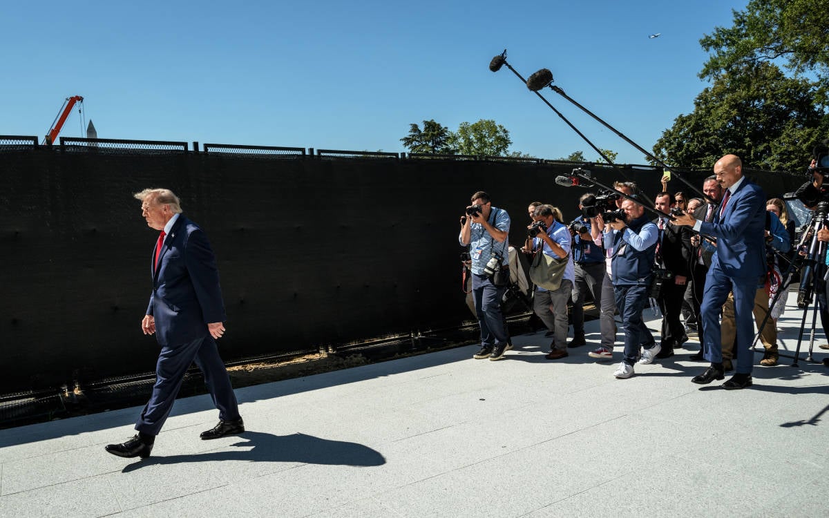 Trump’tan İran’a “ekonomik savaş” ilanı: Destek veren ülkeleri de tehdit etti