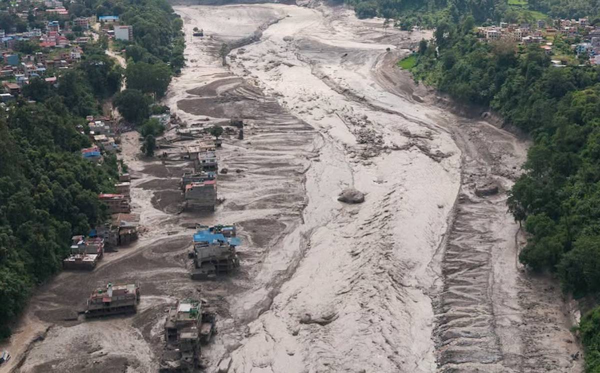Nepal: Hidroelektrik tünellerinde mahsur kalan 1000 işçi için zamanla yarış