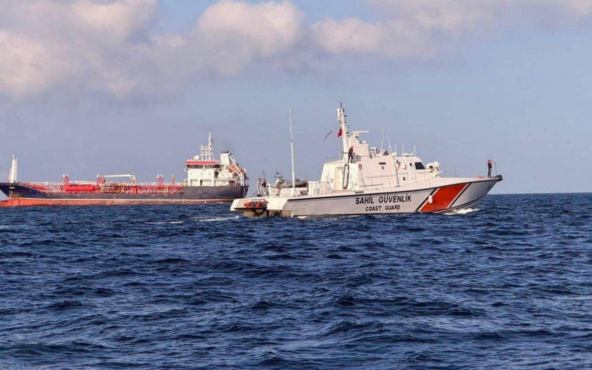 Silivri açıklarında gemi kazası: 10 kişi için arama çalışması sürüyor