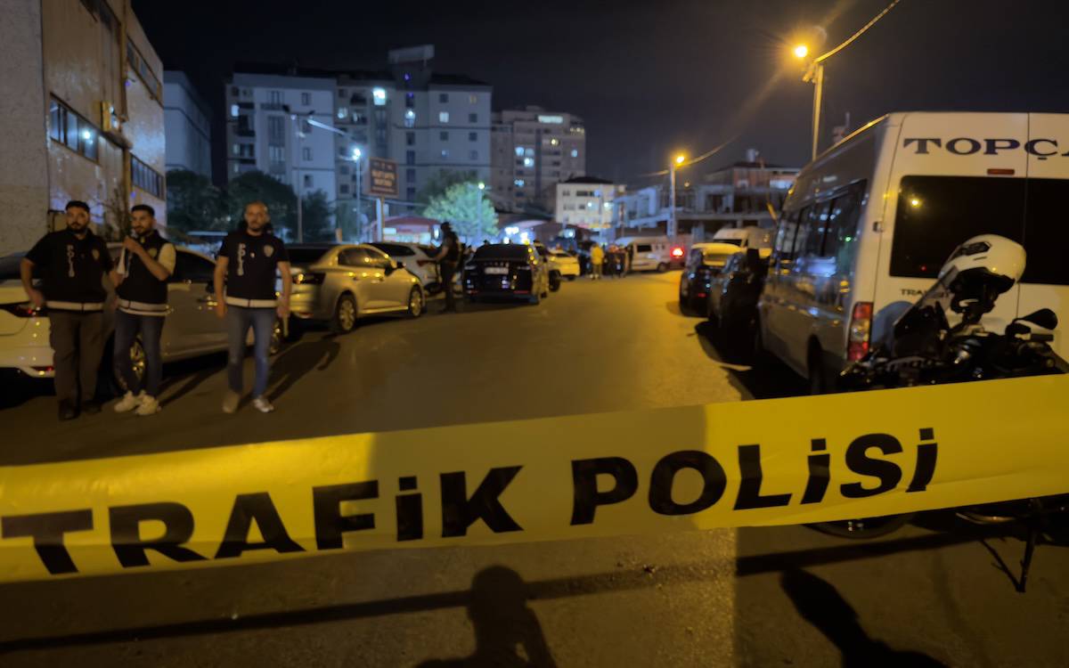 Sultanbeyli’de "IŞİD operasyonu": Polisle çatıştığı söylenen 21 yaşındaki şüpheli öldürüldü