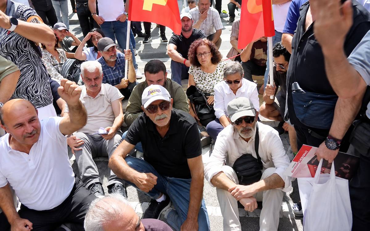 AKP'nin Üsküdar'a el koymasına tepki: "Halkın iradesini dolandırdınız"