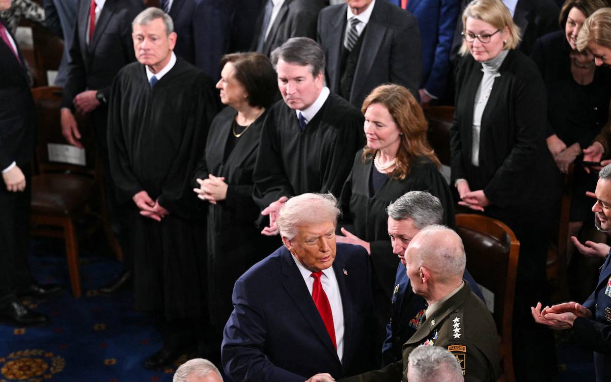 Trump'ın Kasım ara seçimleri oyunu bozuldu: Yüksek Mahkeme "mektupla oy kullanmaya eskisi gibi devam" dedi
