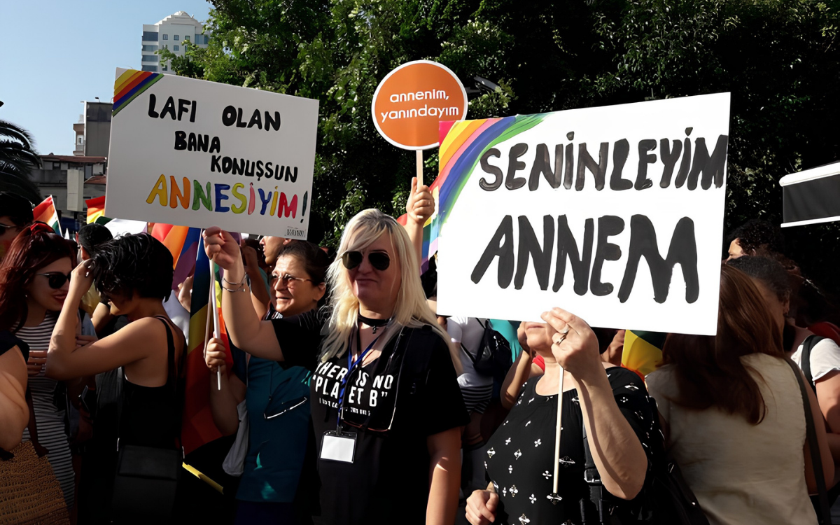 LGBTİ+ ailelerinden ‘Ailem Güvende’ operasyonlarına tepki: ‘Biz aile değil miyiz?’
