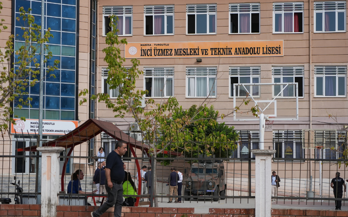 Turgutlu’daki saldırı sonrası tepkiler: “Şiddet yalnızca güvenlikçiyle önlenemez”
