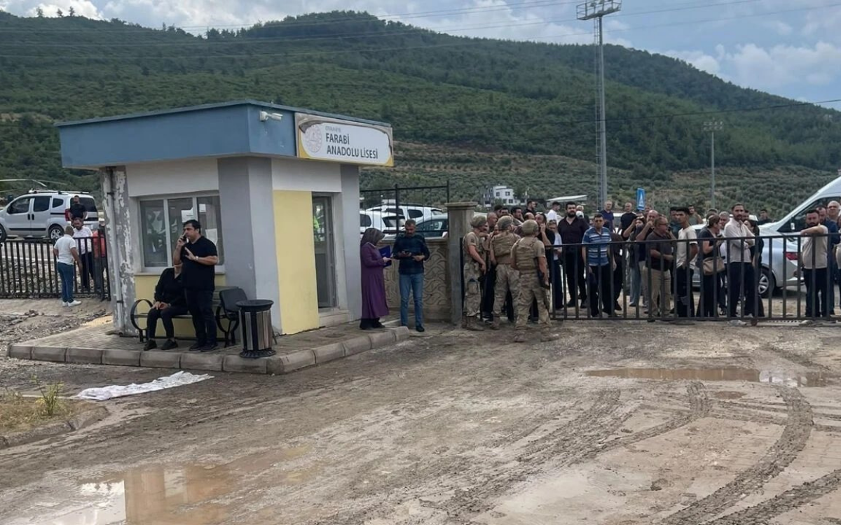 Osmaniye’de okul bahçesinde silahlı saldırı: Öğretmen hayatını kaybetti