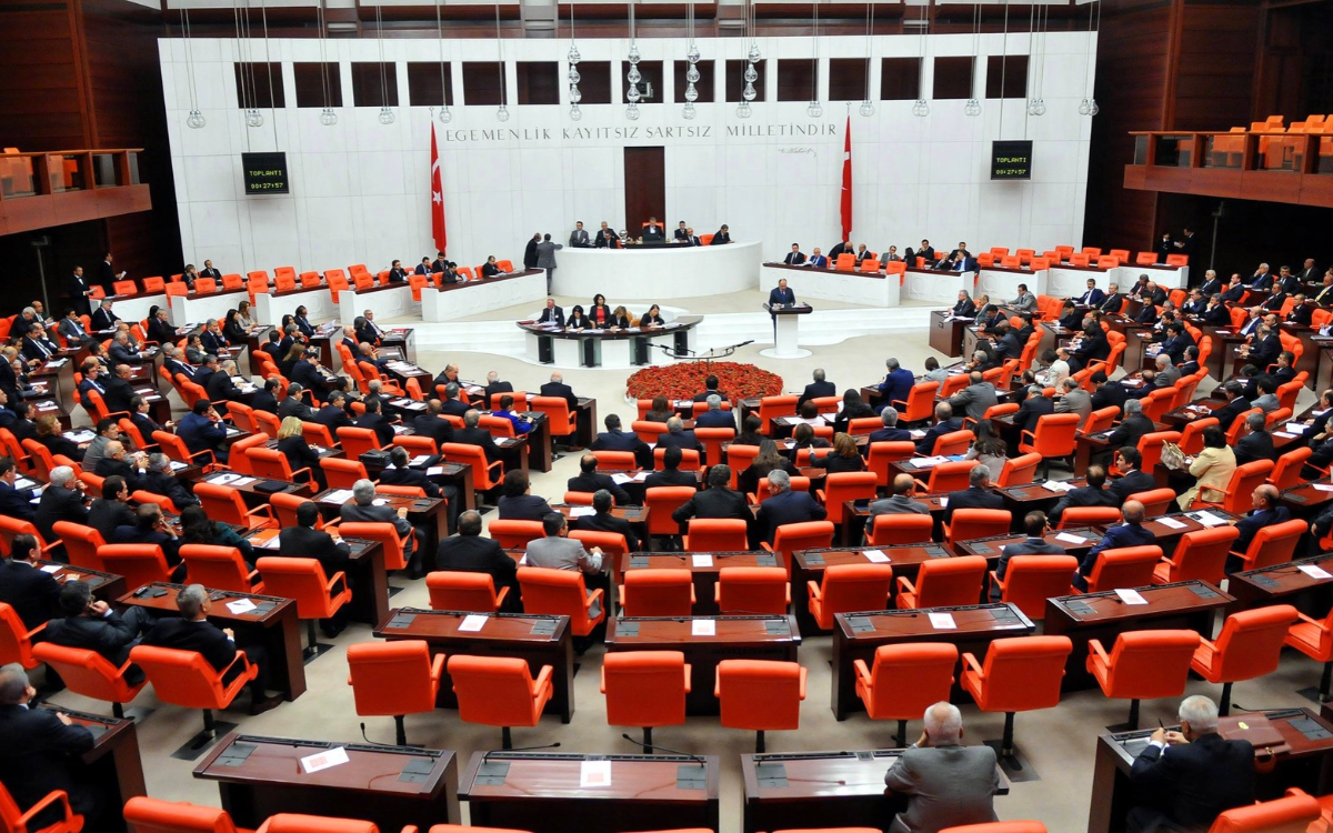 Fon düzenlemesi Meclis'te kabul edildi