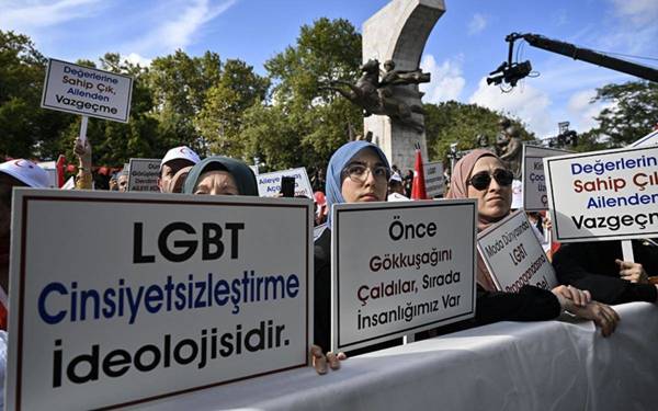 /haber/petition-from-the-grand-family-platform-demanding-the-closure-of-lgbti-associations-285685