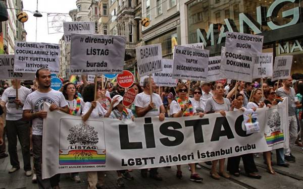 Vatan Partisi'nden LGBTİ+'ları hedef gösteren kanun önerisi