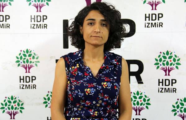 HDP İzmir İl Eşbaşkanı Çelik'e cezaevinde çıplak arama