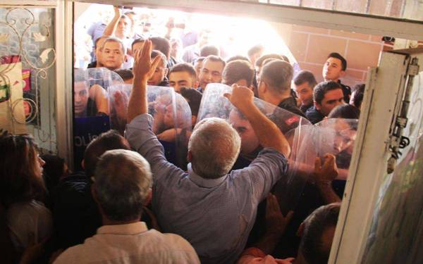 Protests against attacks on northern Syria: Many detained