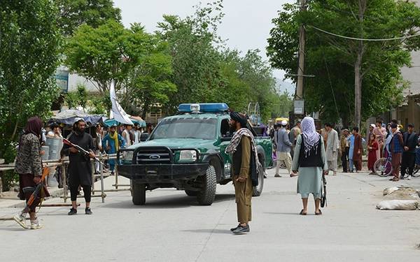 /haber/afganistan-da-camiye-bombali-saldiri-286297