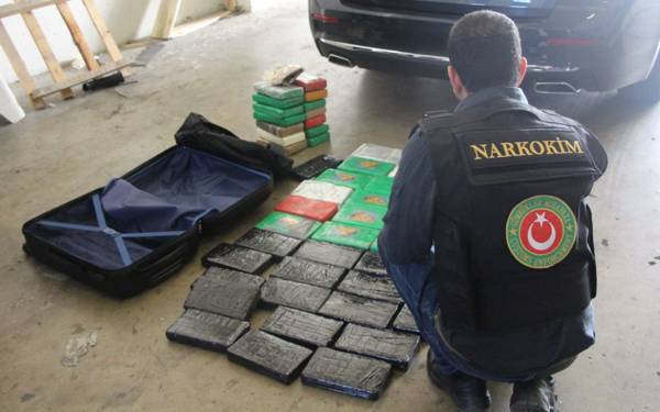 Diplomatik araçta 54 kilo 912 gram kokain yakalandı