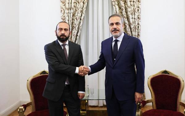 Hakan Fidan, Ermenistan Dışişleri Bakanı Ararat Mirzoyan’la görüştü