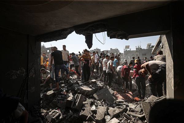 Lazzarini'den Gazze uyarısı: Açık hava hapishanesi, mezarlığa dönüşüyor