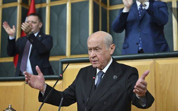 MHP leader supports cursing by deputy speaker of the parliament