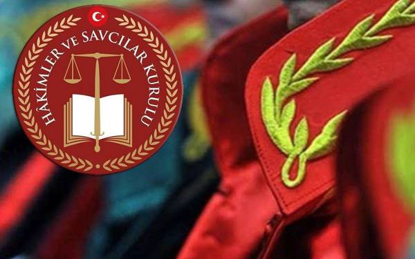 "İstanbul 13 . Ağır Ceza Mahkemesi üyeleri meslek onuruna aykırı davrandı"