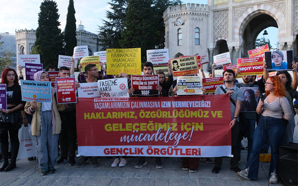 İstanbul’da YÖK protestoları: "Mücadelemiz sürecek"