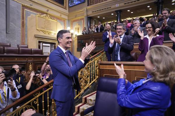 Af anlaşması sonrası Sánchez ikinci kez İspanya başbakanı seçildi