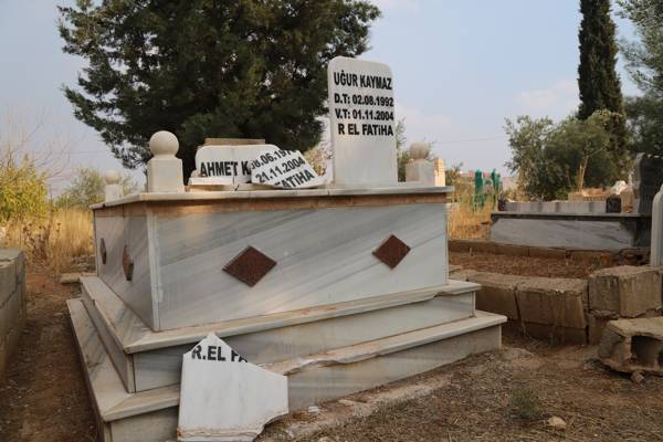 Uğur Kaymaz'ın babasının mezar taşı ikinci kez kırıldı