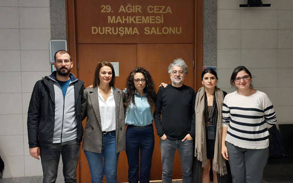 Gazeteci Ayça Söylemez, Akın Gürlek’in şikayetiyle hakim karşısına çıktı
