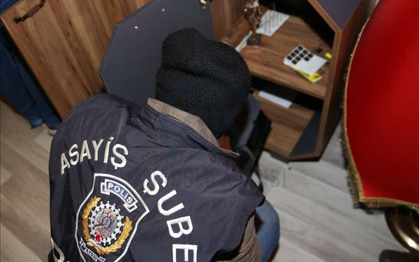 İstanbul merkezli rüşvet operasyonu: 46'sı polis 105 kişi gözaltına alındı
