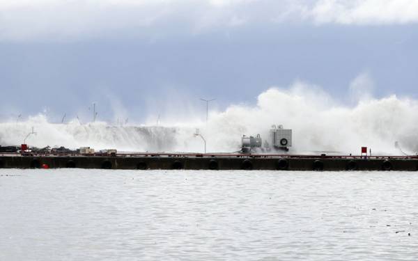 Trabzon’da fırtına: 2 kişi denizde kayboldu