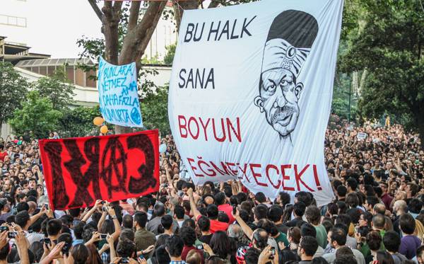 Erdoğan'ın baskıları uluslararası bağışçıları Türkiye'den çıkmaya zorluyor