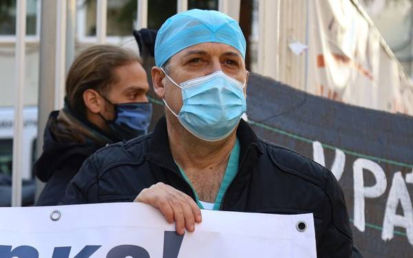 Yunanistan’da sağlık çalışanları greve gidiyor