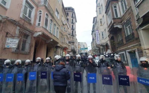Şirinevler'deki gözaltılar Beyoğlu'nda protesto edildi: Çok sayıda gözaltı