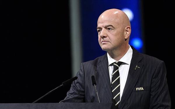 FIFA Başkanı, Hakem Halil Umut Meler'e yapılan saldırıyı kınadı
