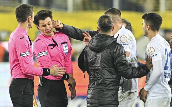 Violent assault on referee in Süper Lig triggers suspension of all matches in Turkey