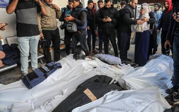 İsrail, Gazze'de 2 gazeteciyi daha öldürdü