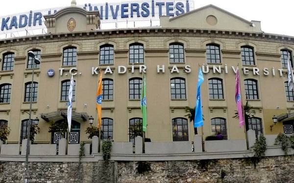 Kadir Has'ta 'ibadethane' tartışması: Üniversite inceleme başlattı