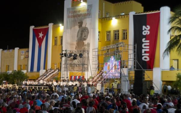 Küba 2024’e devrimin 65. yılını kutlayarak girdi
