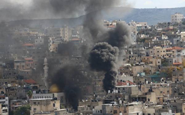 İsrail, Gazze’de iki mülteci kampını bombaladı