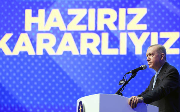 Erdoğan, belediye seçimlerinde CHP'yi ideolojik aday çıkarmakla suçladı