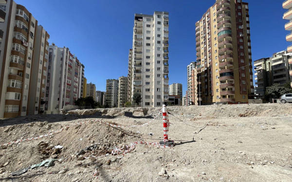 'Most damaged buildings in Adana constructed over riverbeds and agricultural areas'