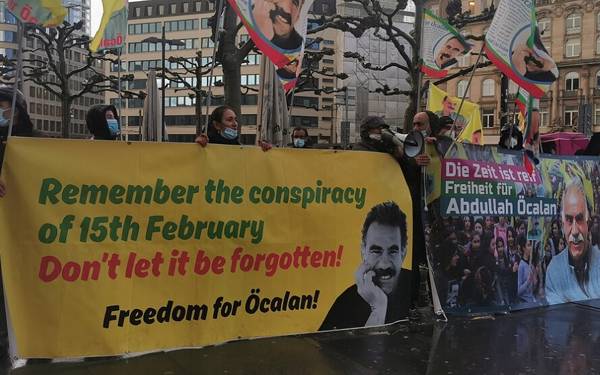 Almanya Öcalan'ın fotoğrafının eylemlerde kullanılmasını yasakladı