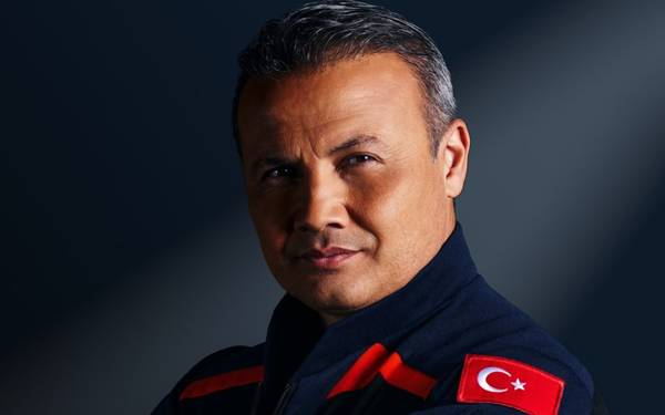 Türkiye'nin ilk astronotu Cuma gece yarısı uzaya çıkıyor