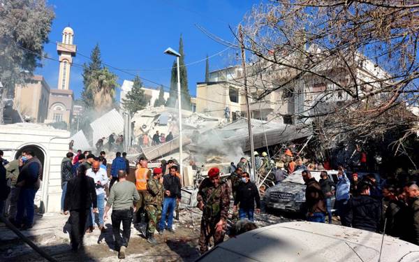 İsrail'den Şam'a füzeli saldırı:  İran Devrim Muhafızları'nın üst düzey isimleri öldürüldü