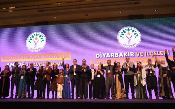 DEM Parti Kürt illerindeki adaylarını Diyarbakır'da açıkladı
